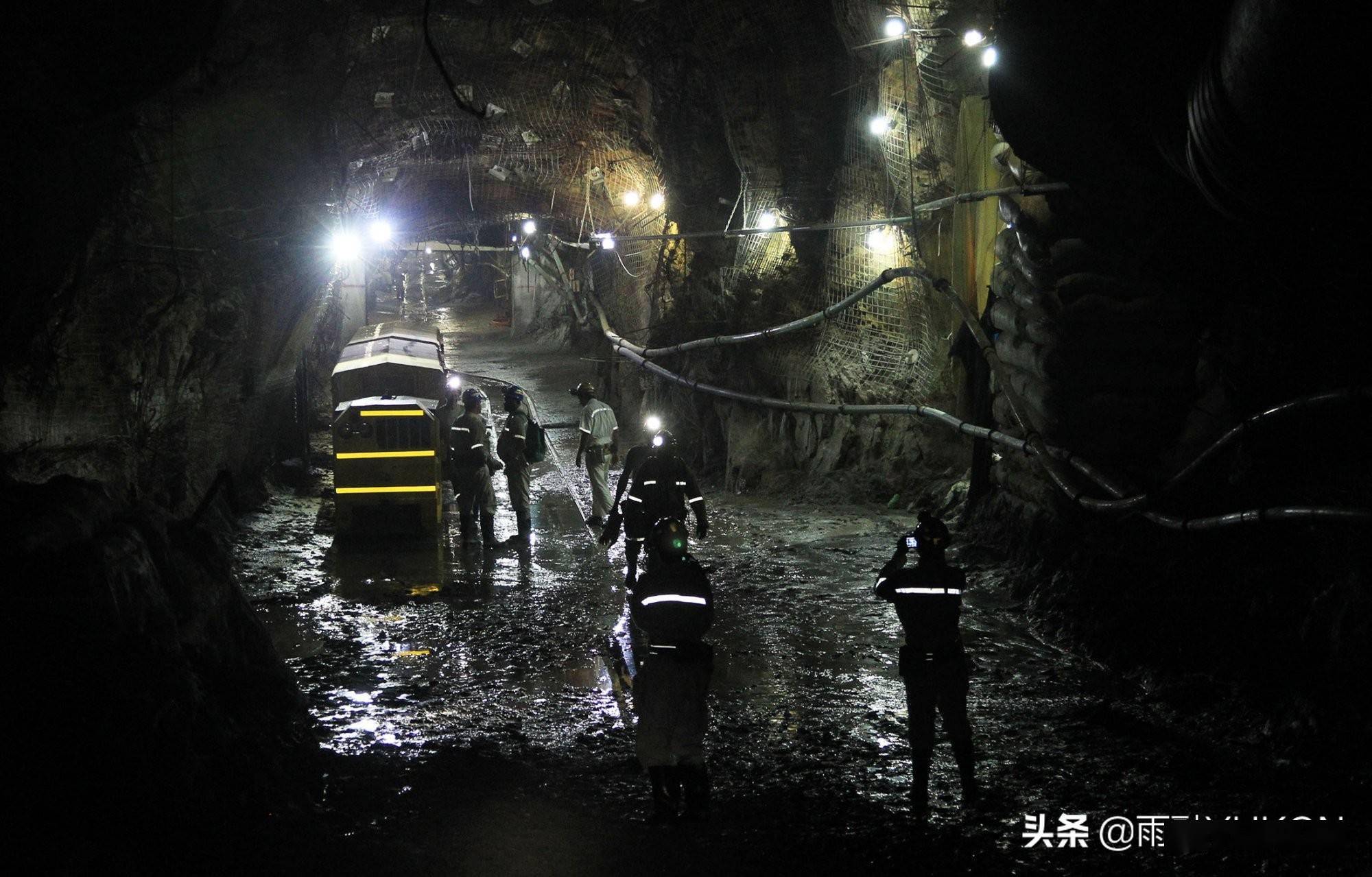 挖金矿3，探索财富的冒险之旅