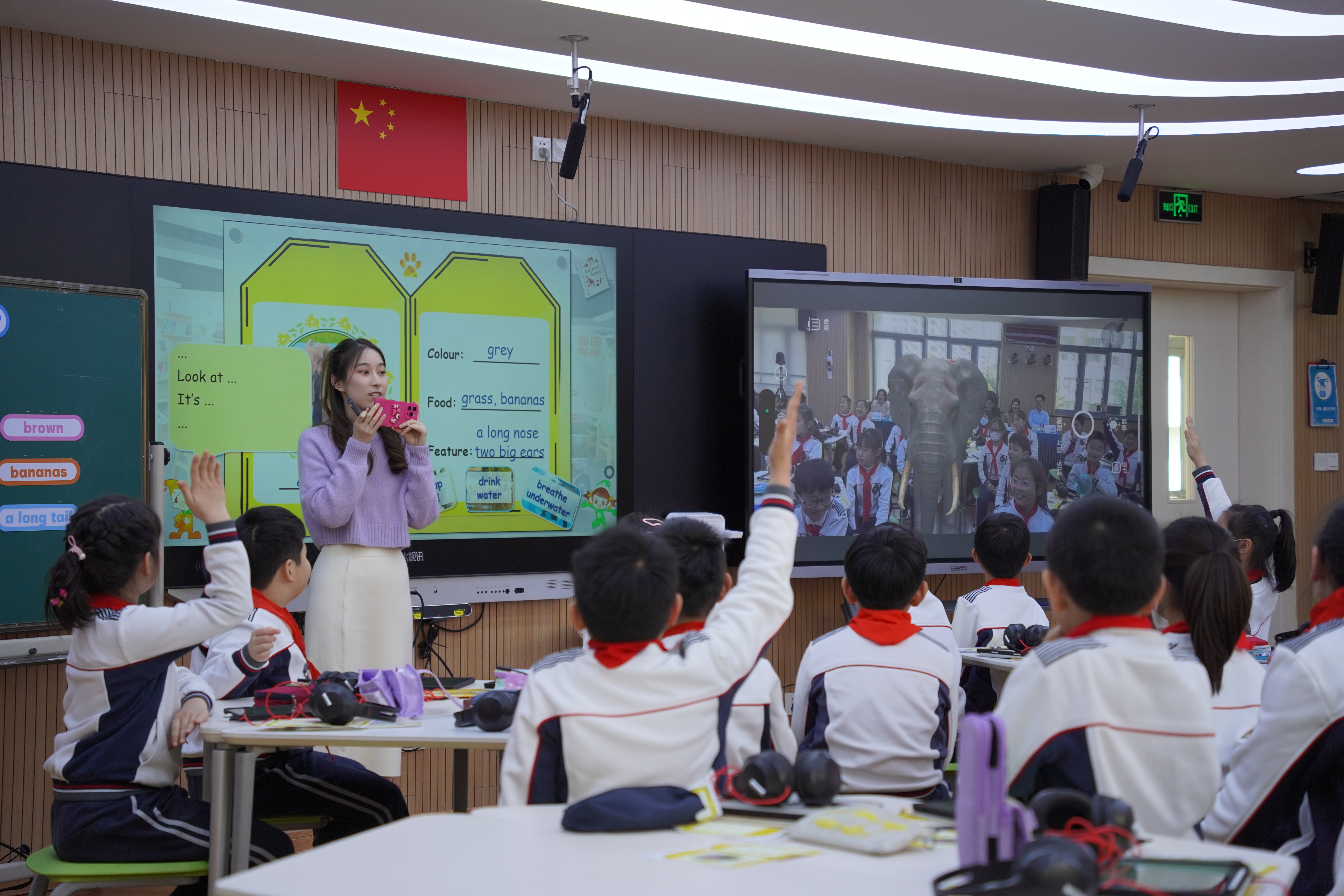 探索教育之爱——与班主任共度一节课的深度体验