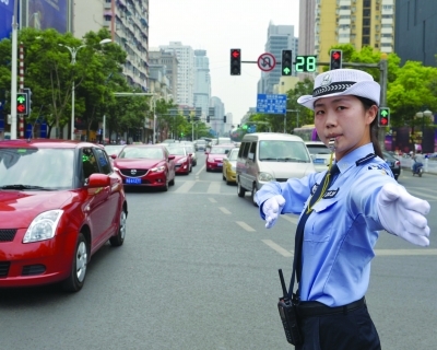 小乌酱女警双丝脚足在线看小乌酱女警双丝脚足的魅力——在线观看的体验-第1张图片