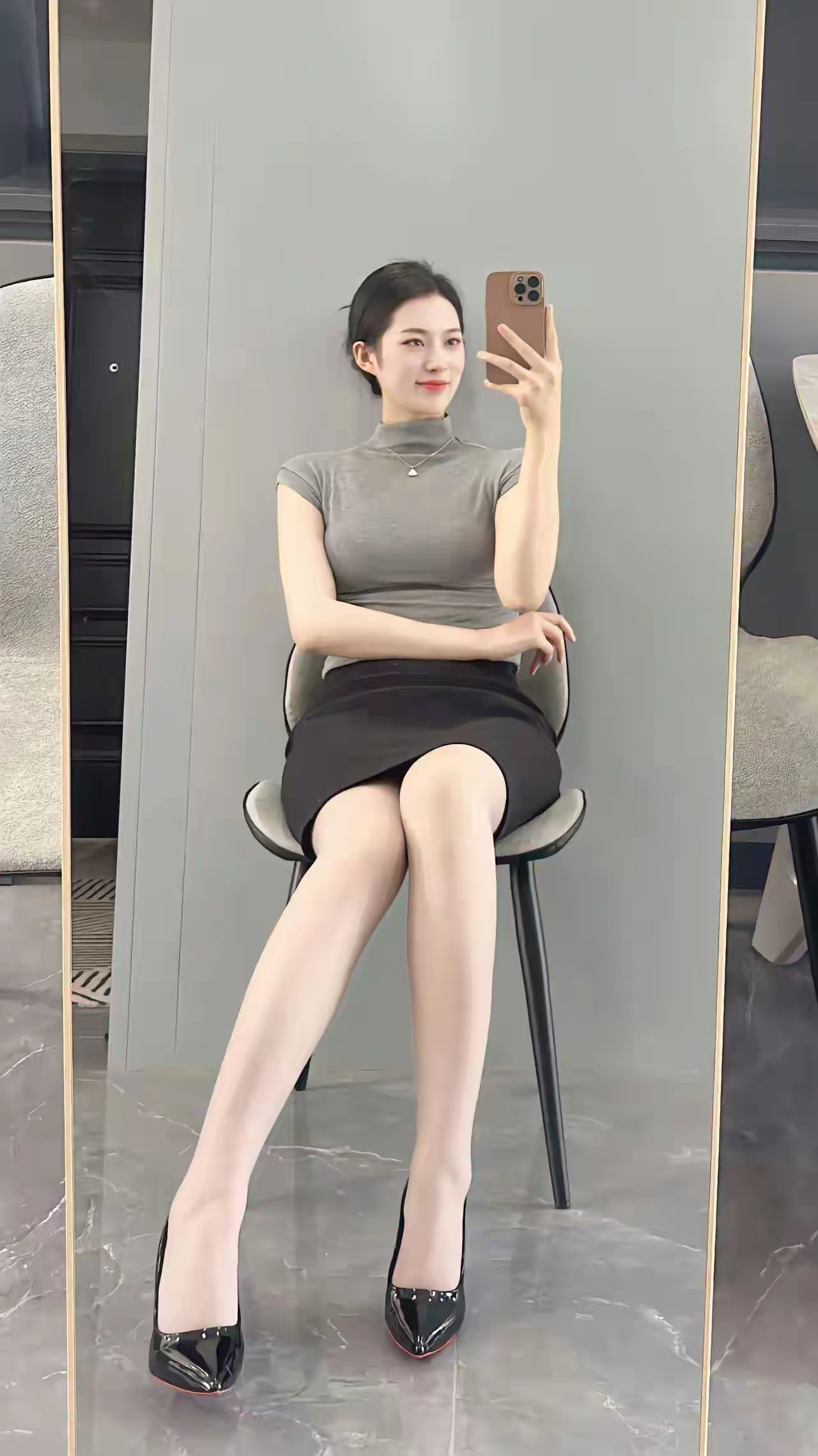 女人红——绽放的魅力与力量-第2张图片