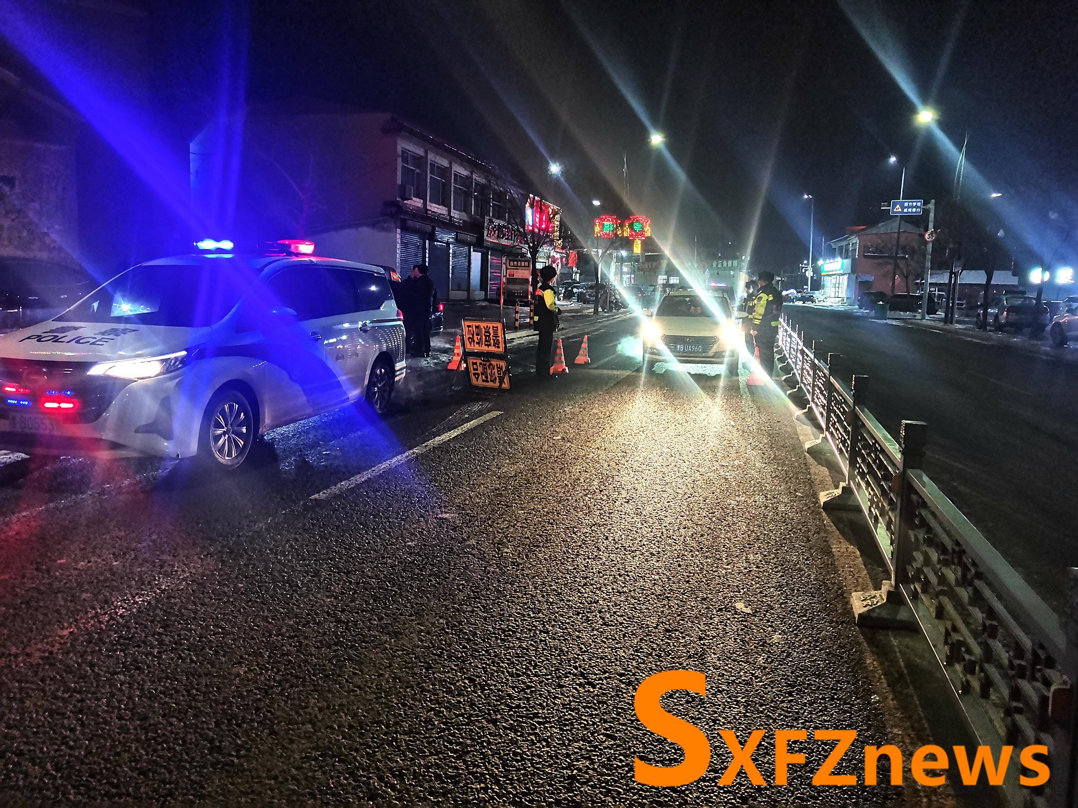 交警创新检查方式，用菊花测试酒驾，确保道路安全-第1张图片