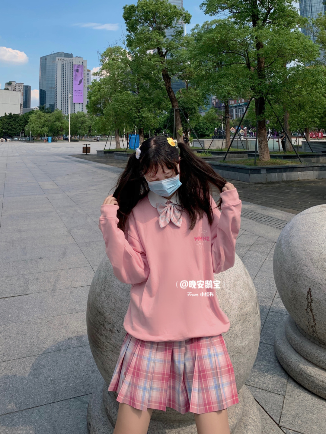 jk服装粉色探索COS文化中的粉色JK制服与白内之谜-第2张图片