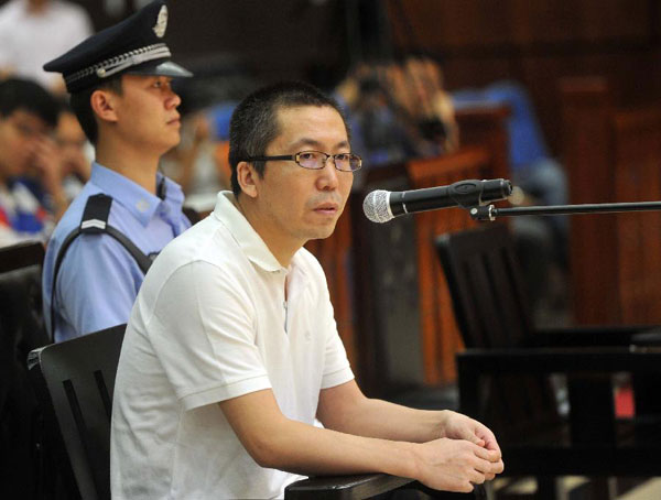 干爹在办公室调教干爹的办公室调教