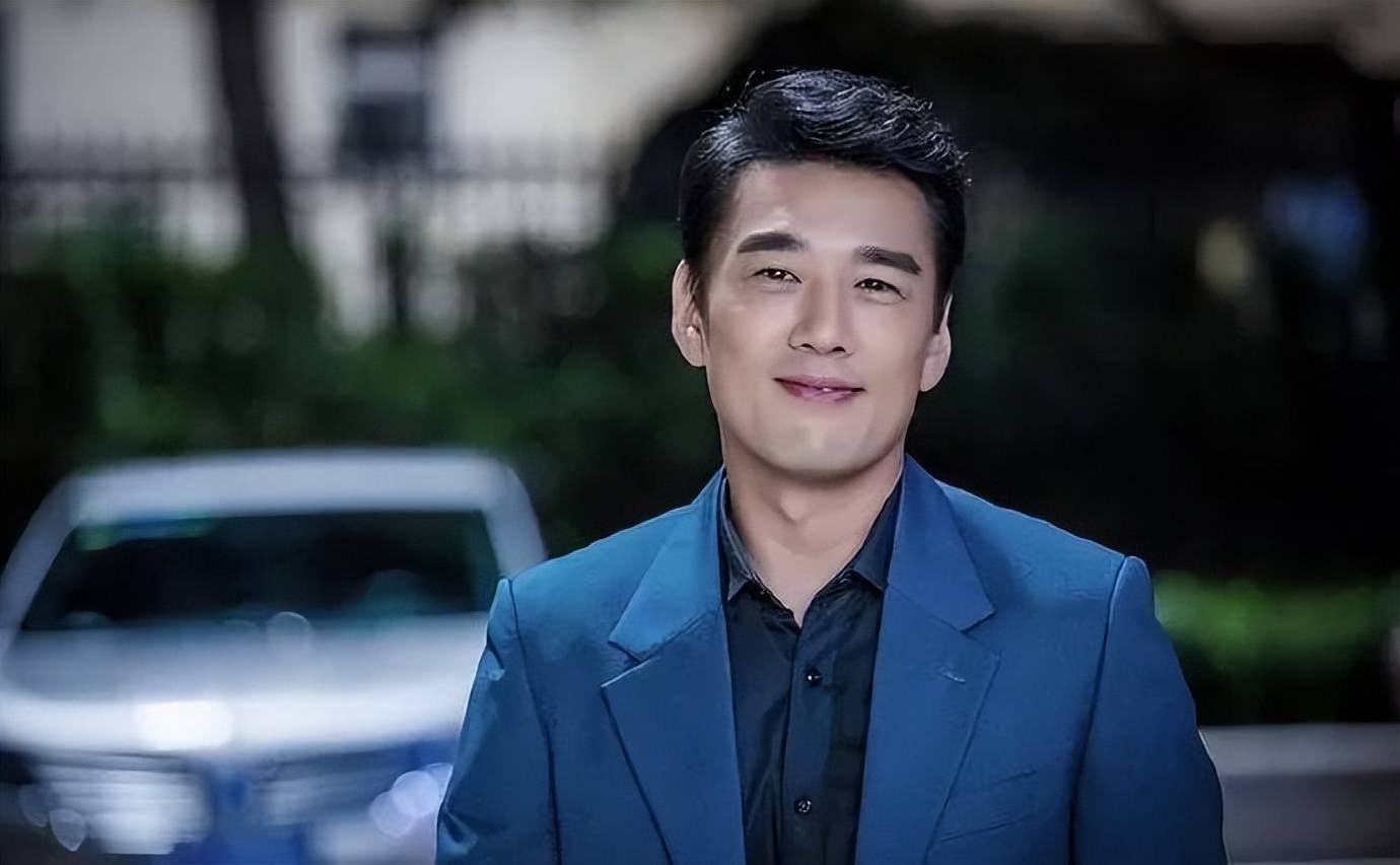好男人在线社区WWW好男人在线社区，塑造现代男性形象的新天地