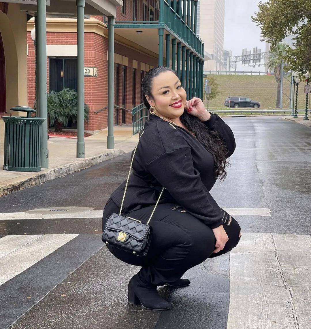 熟妇魅力，丰满多毛的大隂户的独特之美