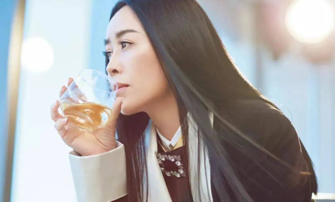 那英艺名探源，为何称那鸡