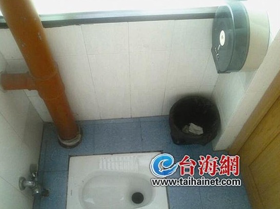 女厕露脸对白女厕意外露脸事件，隐私与公共安全的思考-第2张图片