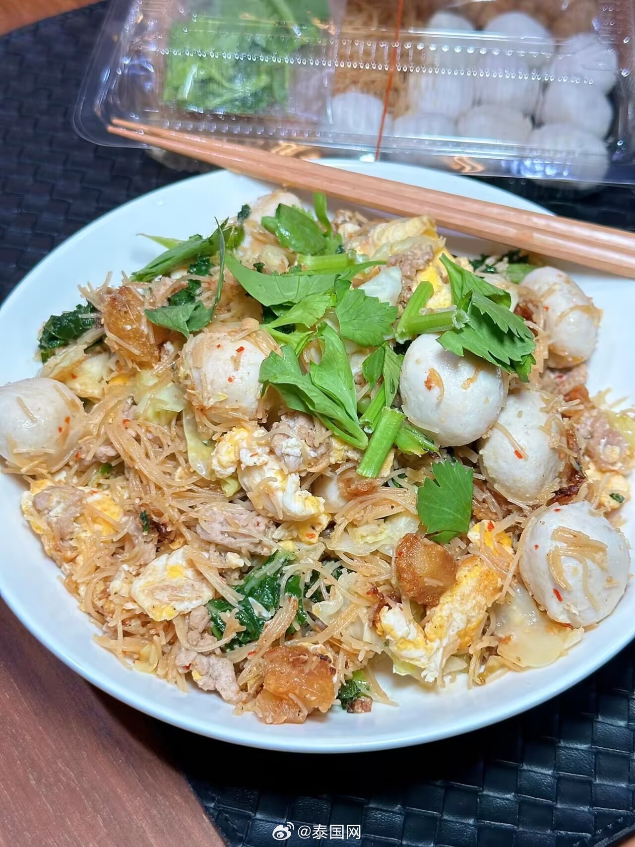 一边享受美食一边创造，爱在fB的边做边爱中绽放-第1张图片