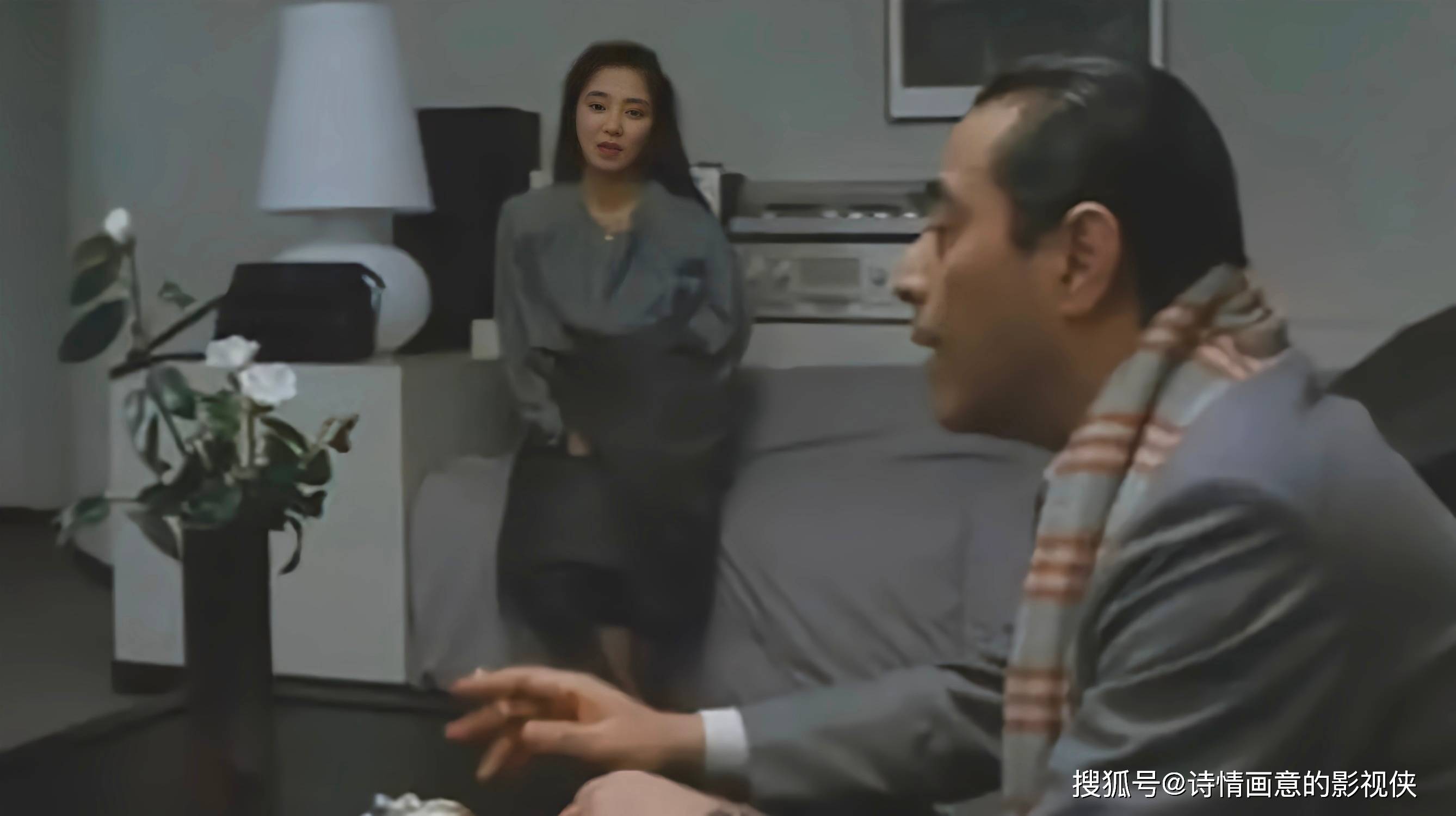 日本人妻伦情欲电车探索日本文化中的伦理与情感交织——以日本人妻的电车情节为例-第2张图片