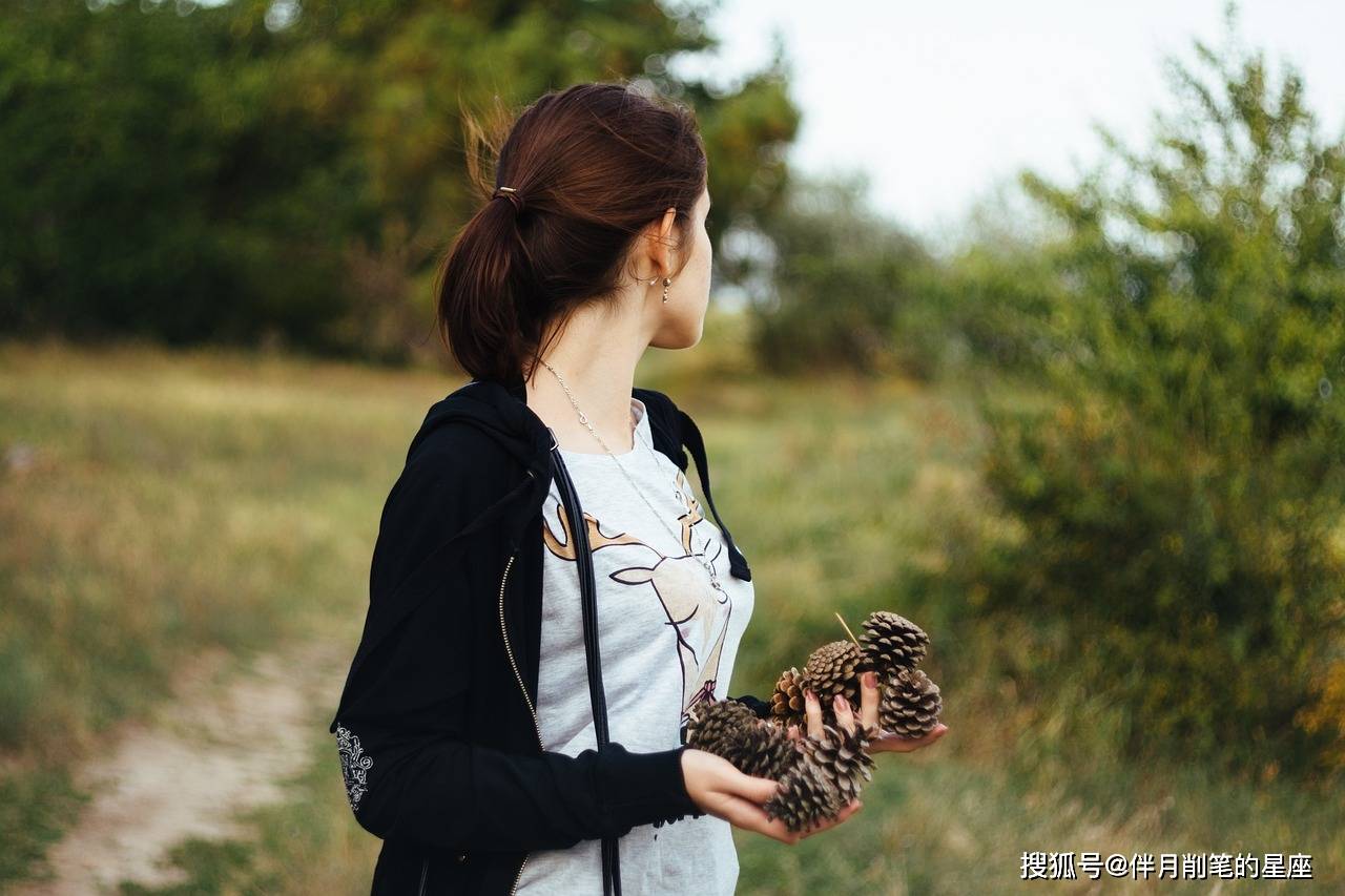 上海地铁上大胆的LES女上海地铁上的大胆LES女，勇敢追求爱情与自我-第3张图片