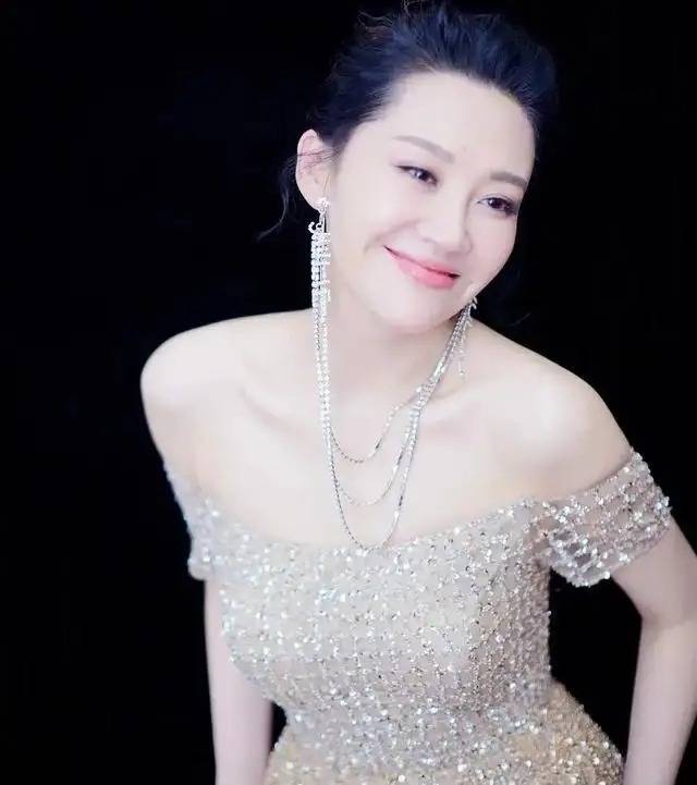 搡老女人多毛老妇女中国中国社会中的多毛老妇女现象-第2张图片