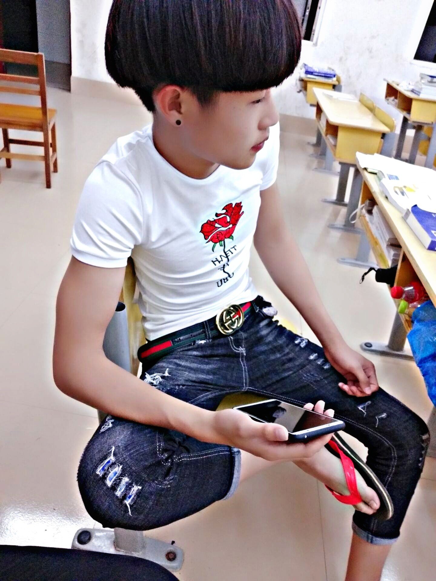 男生露J直播appGAY77下载关于男生露j直播app的探讨与思考-第3张图片