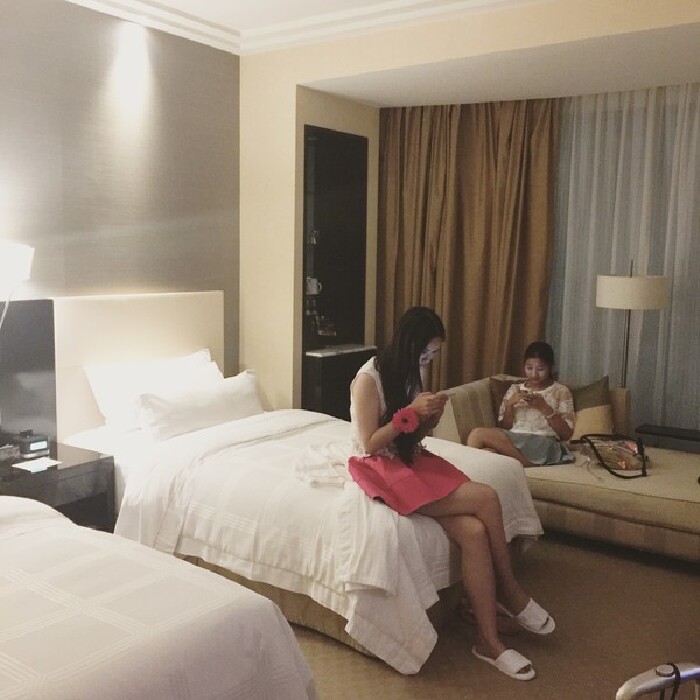 五个闺蜜的疯狂互换之旅-第2张图片