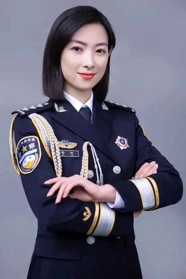 公安大学女生_公安美女大学警花视频_公安大学美女警花